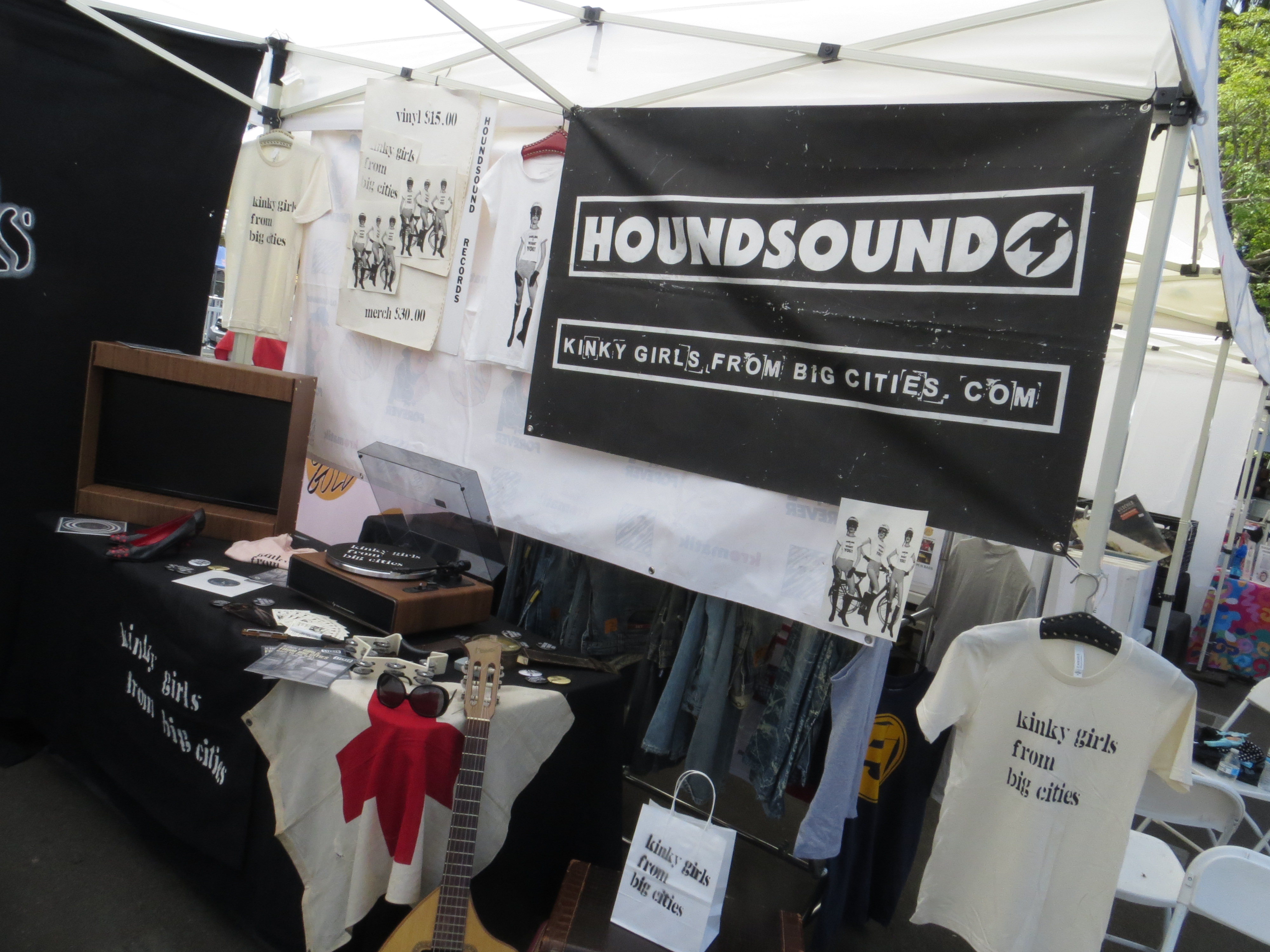 booth2.jpg